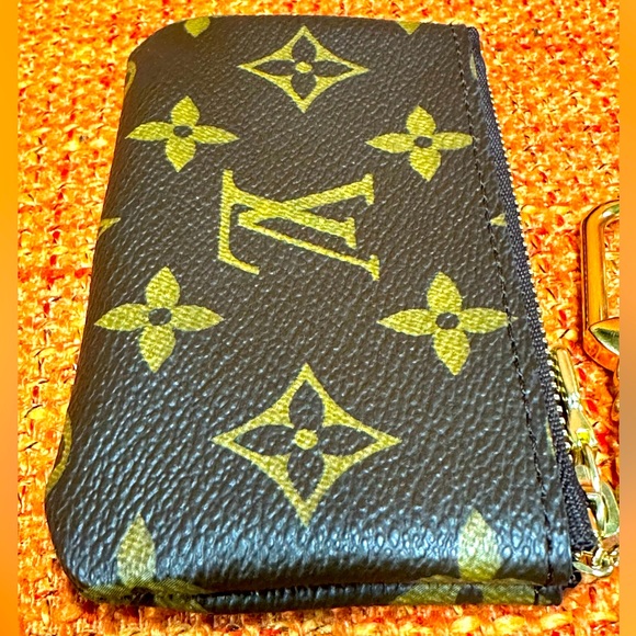 WOW POSHMARK - Authentic Louis Vuitton Monogram Canvas Wallet - Picture 14 of 16